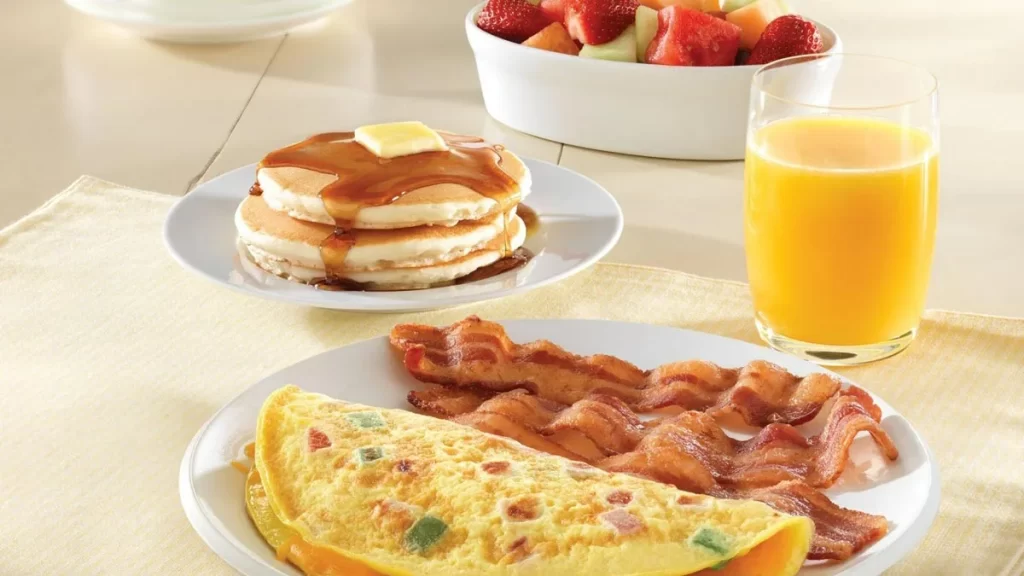 Golden corral delicious breakfast that help you remain energetic whole day.